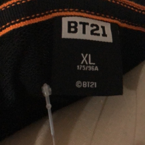 BT21 sweater - Picture 3 of 3